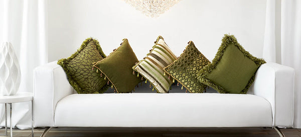 PICKING THE RIGHT THROW PILLOW FOR YOUR COUCH