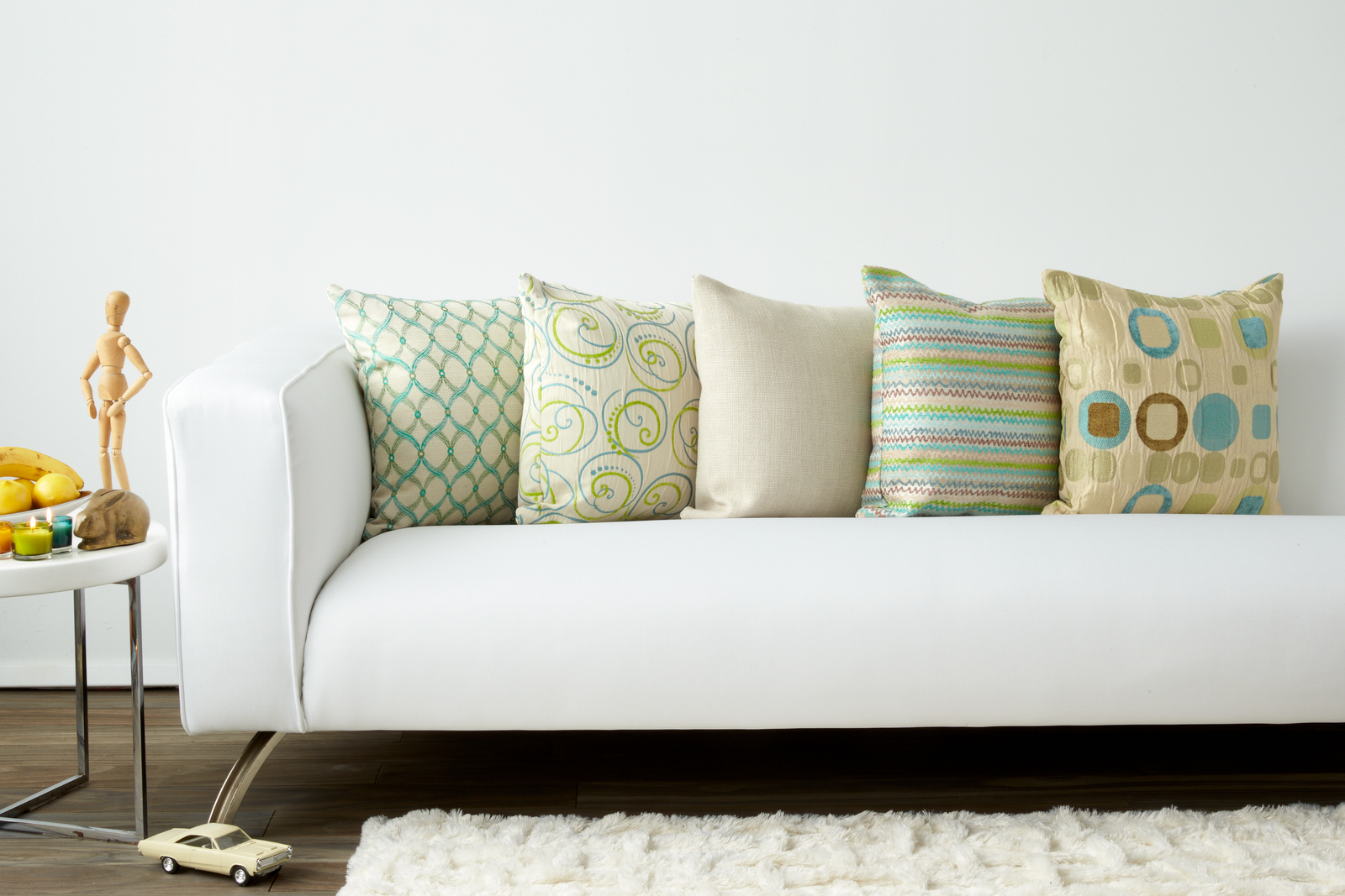What colors for small couch pillows?, image size:1600x1067
